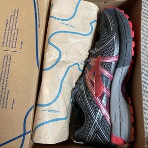 Womens Brooks Adrenaline Size 10